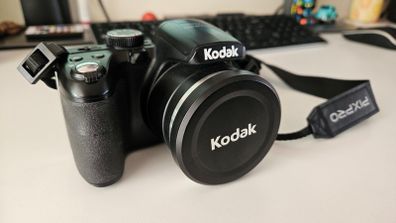 Kodak AZ421 Digital Camera 42x optical zoom