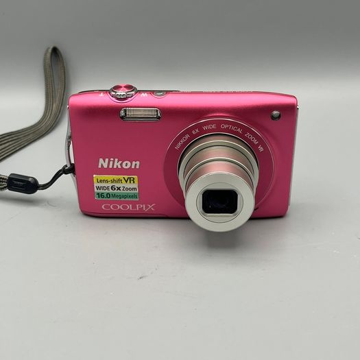 Nikon Coolpix S3300 16MP Digital Camera Pink - Full Kit