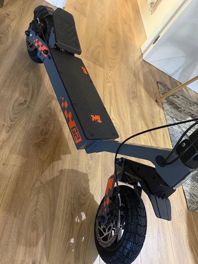 Electric scooter