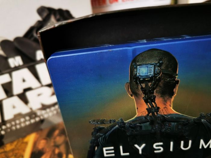 Elysium ! Steelbook ! Blu-ray ! Limited Edition ! Limited to 1000 Copies ONLY ! 2013 ! Sci-Fi Movie !