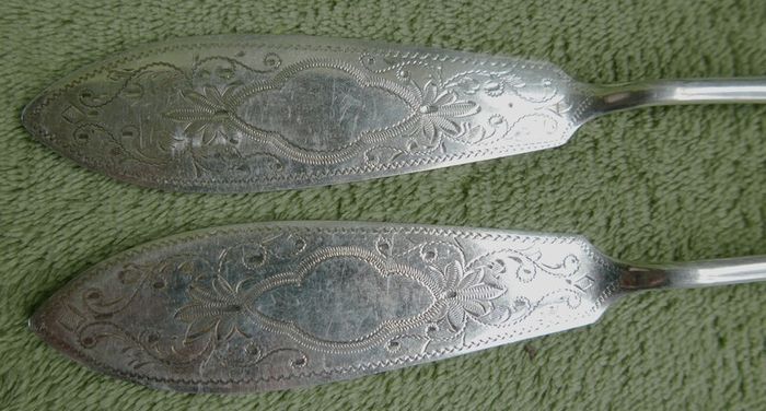 Antique Victorian-era Floral Silver Plate Butter Knifes