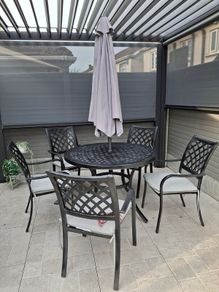 Cast Aluminiun garden table, 5 chairs & parasol