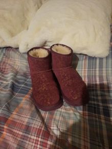 maroon and gold ugg boots