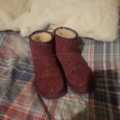 maroon and gold ugg boots