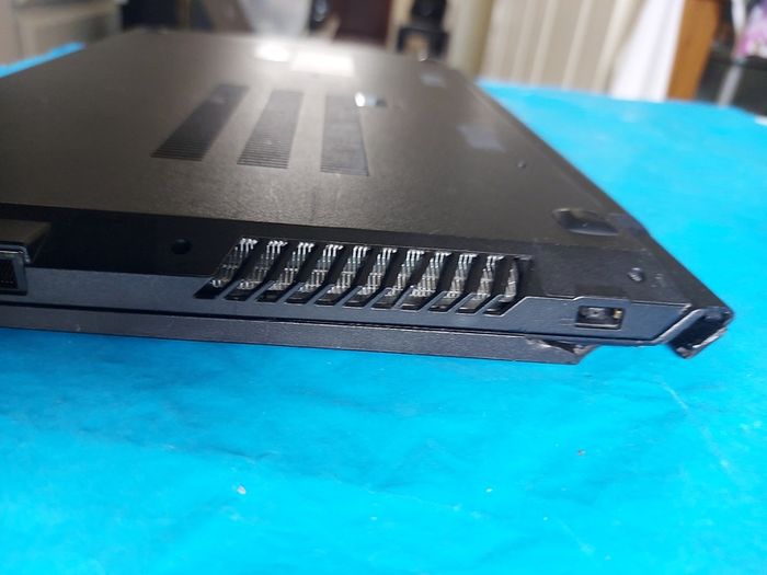 Lenovo  V110-15ISK, Model 80TL, 15.6 inch Laptop, Intel Core i3-6006U CPU, 2.00GHz, windows 10, 4GB Ram, 675GB HDD, Microsoft Edge, Chrome