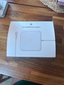 Apple 85W MagSafe Power Adapter