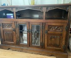 TV / Hi Fi Unit (Old Charm Oak Furniture Collection from Woods Bros, UK