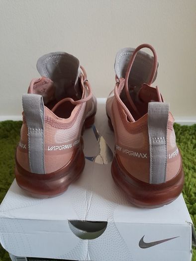 Nike Air VaporMax 2019 Rose Gold (Women's) UK-7.5/EUR-42 AR6632-601 Rose Gold/Moon Particle-Summit White-2019