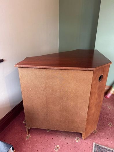 Traditional Wooden Corner Cabinet/ TV Stand