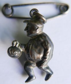 Edwardian Sterling Silver Charm Puffed Bank Robber with his swag bag - Edwardian Sterling charms pendant 925