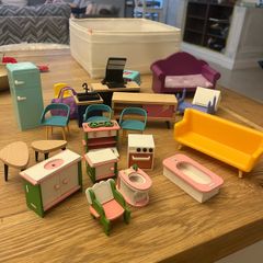 Dollhouse furniture