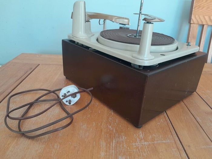 Monarch Four Record Player, 1950's, vintage, antique, collectable, 50's, display, curio.