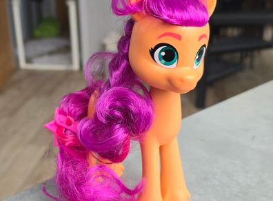 Large Sunny Starscout Brushable 6 inch MLP G5 My Little Pony Hasbro 2021