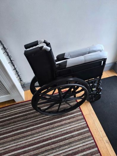 Drive Devilbiss Black Sport Wheelchair self propel 24 inch wheels
