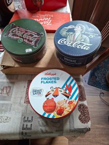 Vintage style Tins 2 Coca Cola and 1 Kellogg's Frosted Flakes Tins price is for 1, The Kellogg's is SOLD Tins PRICE is for 1 ONLY Postage Available or Collection,