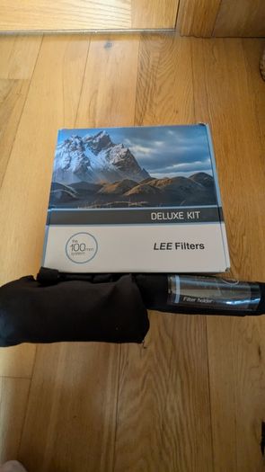LEE Filters 100mm Deluxe System Bundle,Big Stopper, Super Stopper, Polariser & ND Grads