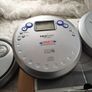 3 portable cd players Image 4