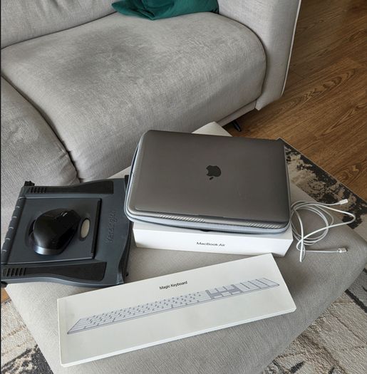 Apple Macbook Air M1 16gb Ram + extras