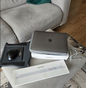 Apple Macbook Air M1 16gb Ram + extras