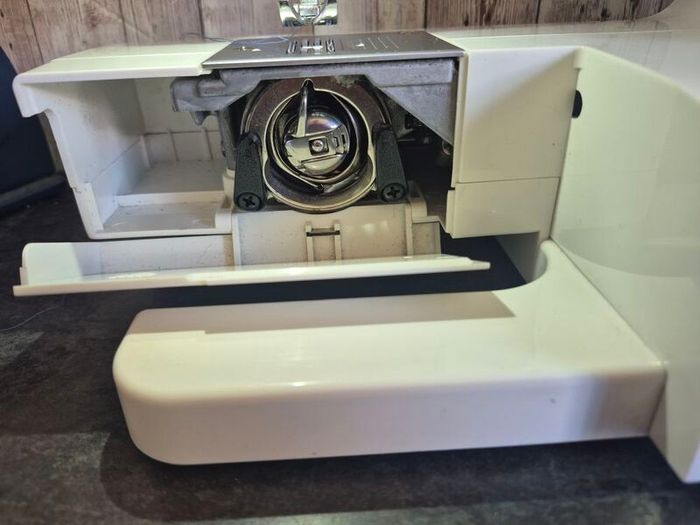 Singer Tradition 2282 sewing machine