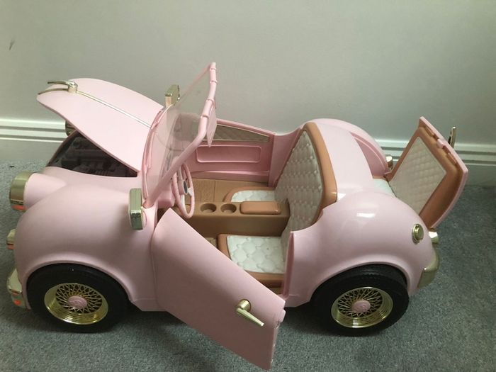 Our Generation dolls and car