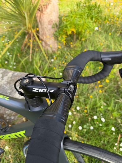 Giant Propel Advanced 2 Full Carbon Aero Road Bike Size ML