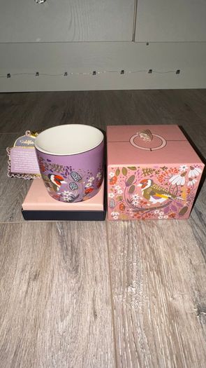 Tipperary Crystal Birdy Purple Goldfinch Bone China Mug