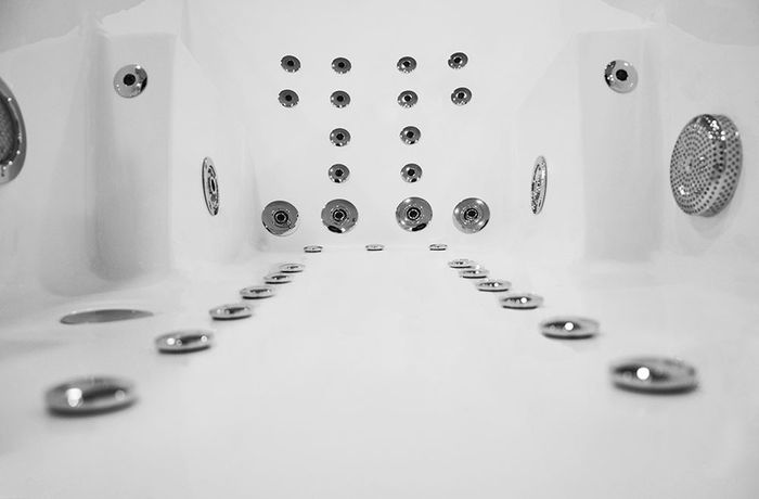 Whirlpool Hydrotherapy Ireland Bath Mistral 0011