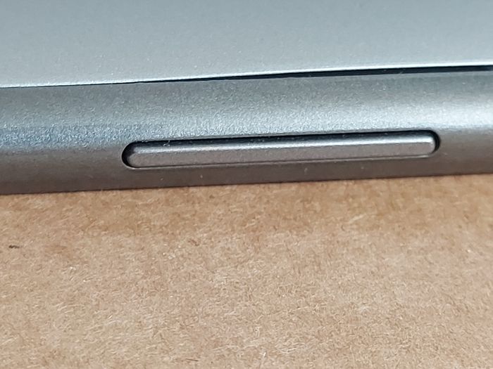 Samsung Galaxy Tab 2, Black, 16GB, Model GT-P5110, Battery is swollen but Tablet still works fine, excellent cosmetic condition otherwise