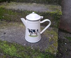 Cow enamel pot postage possible