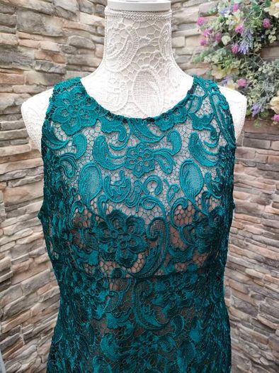 Green lace Occasion Pencil dress size 14 Postage included