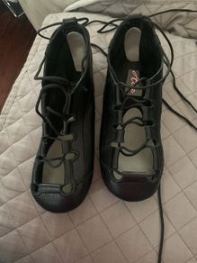 Ava Pumps size 6 1/2 adult