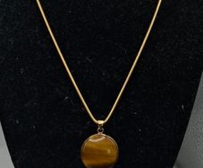 Vintage 9ct yellow gold tiger eye necklace