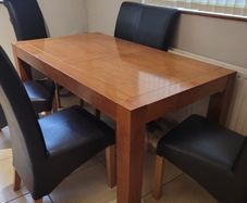 Solid kitchen table