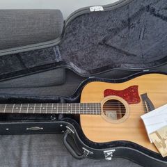 Taylor 210 Acoustic Guitar (2004)