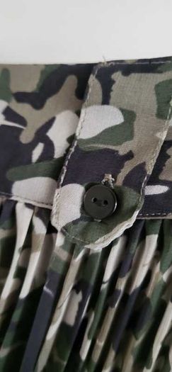 Karl Lagerfeld Camo Pleated Skirt Sz 38 (fit 10-12uk) - Bnwot - Rrp 495