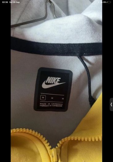 Nike Tech Fleece Zip Up Medium