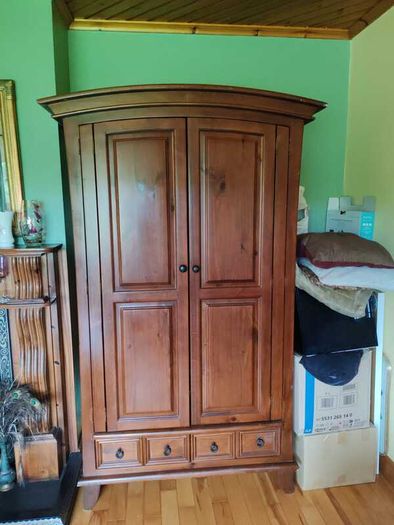 Solid wood bedroom furniture