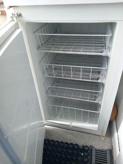 Fridge freezer