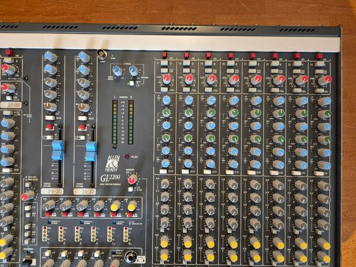 Allen & Heath GL2200 24-Channel Mixer in Flight Case