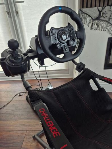 LOGITECH G923 Racing Wheel, Pedals & Driving Force Shifter - PS4, PS5 & PC