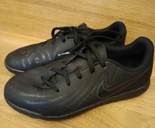 school shoes.UK1