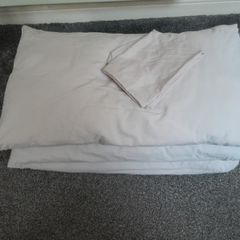 3 bed pillows + 4 pillow cases