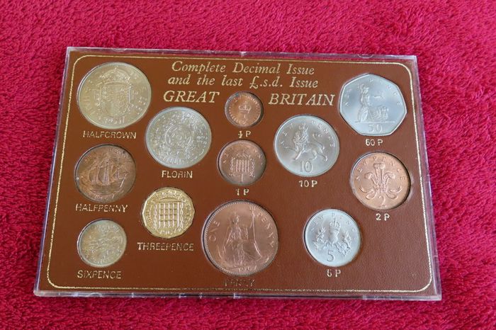 Collectors lot Vintage UK coins sets & coin stamp covers