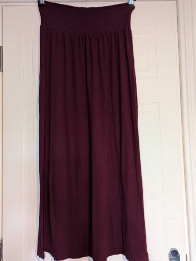 Perfect for Summer. gorgeous maxi skirt with side slits from H&M. Could also be worn as a strapless dress