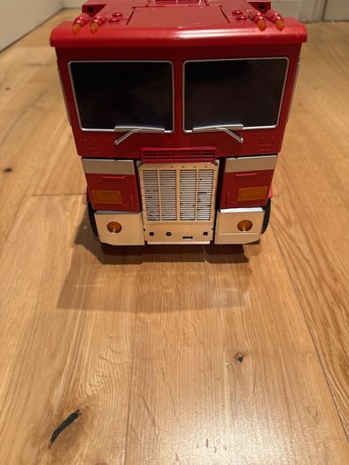 Robosen Optimus prime transformer