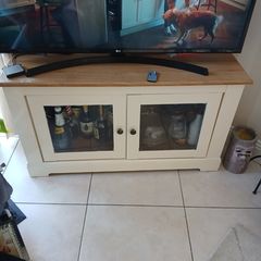 Corner TV Unit