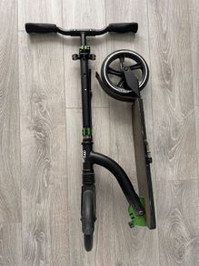 Black/Green FRENZY Recreational Scooter