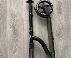 Black/Green FRENZY Recreational Scooter