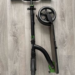 Black/Green FRENZY Recreational Scooter